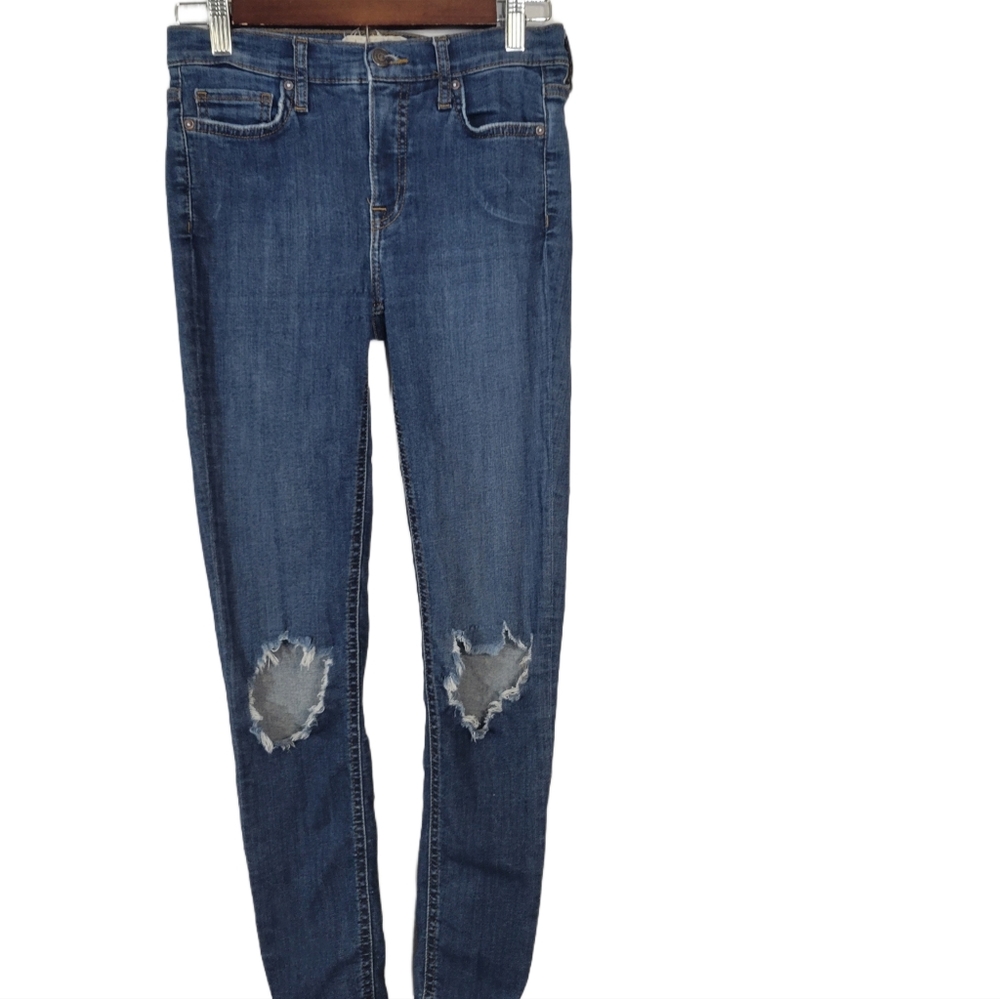 Free people size 26 ripped jean